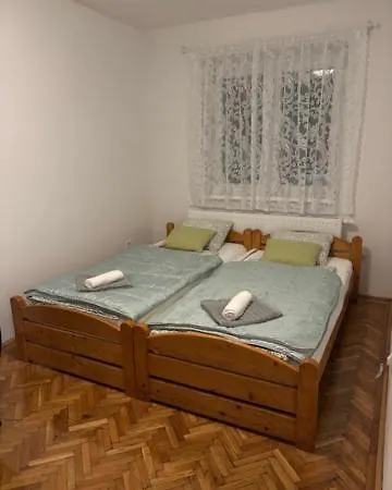 Apartment Platan *
