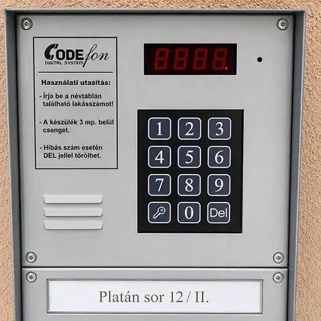 Platan Apartment *